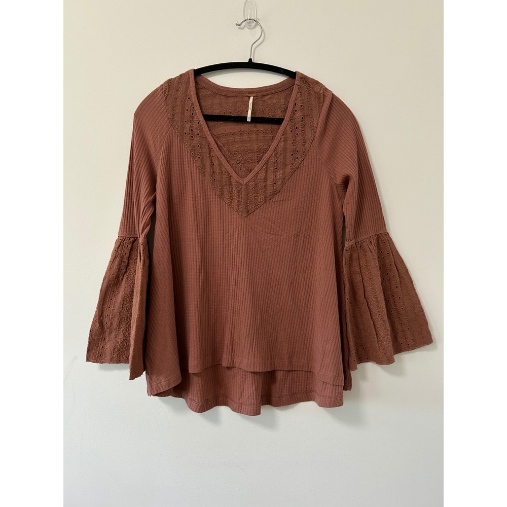 Free People Thermal Top Dusty Roseโ Eyelet Lace Bell Sleeve V-Neck XS